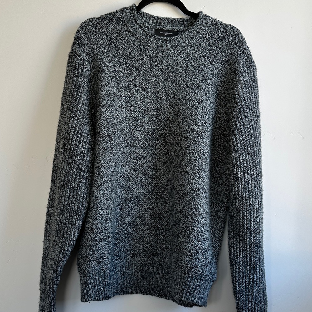 Banana Republic Men's Heathered Gray Crewneck Sweater